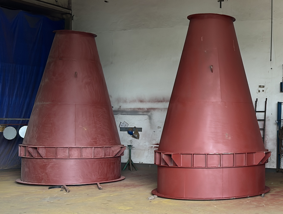 Ciclones pintados e prontos para expedição